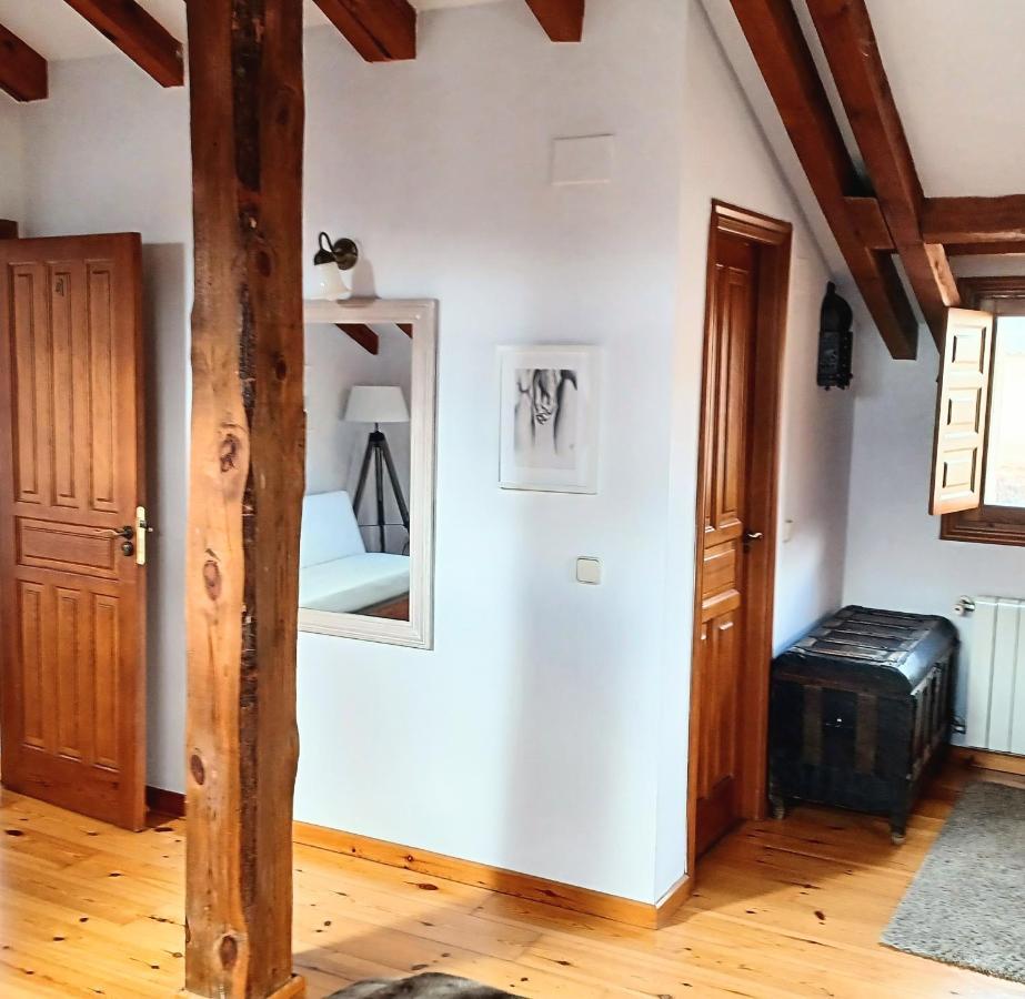 La Casona De Castilnovo - Gay Men Only Guest House Valdesaz Екстериор снимка