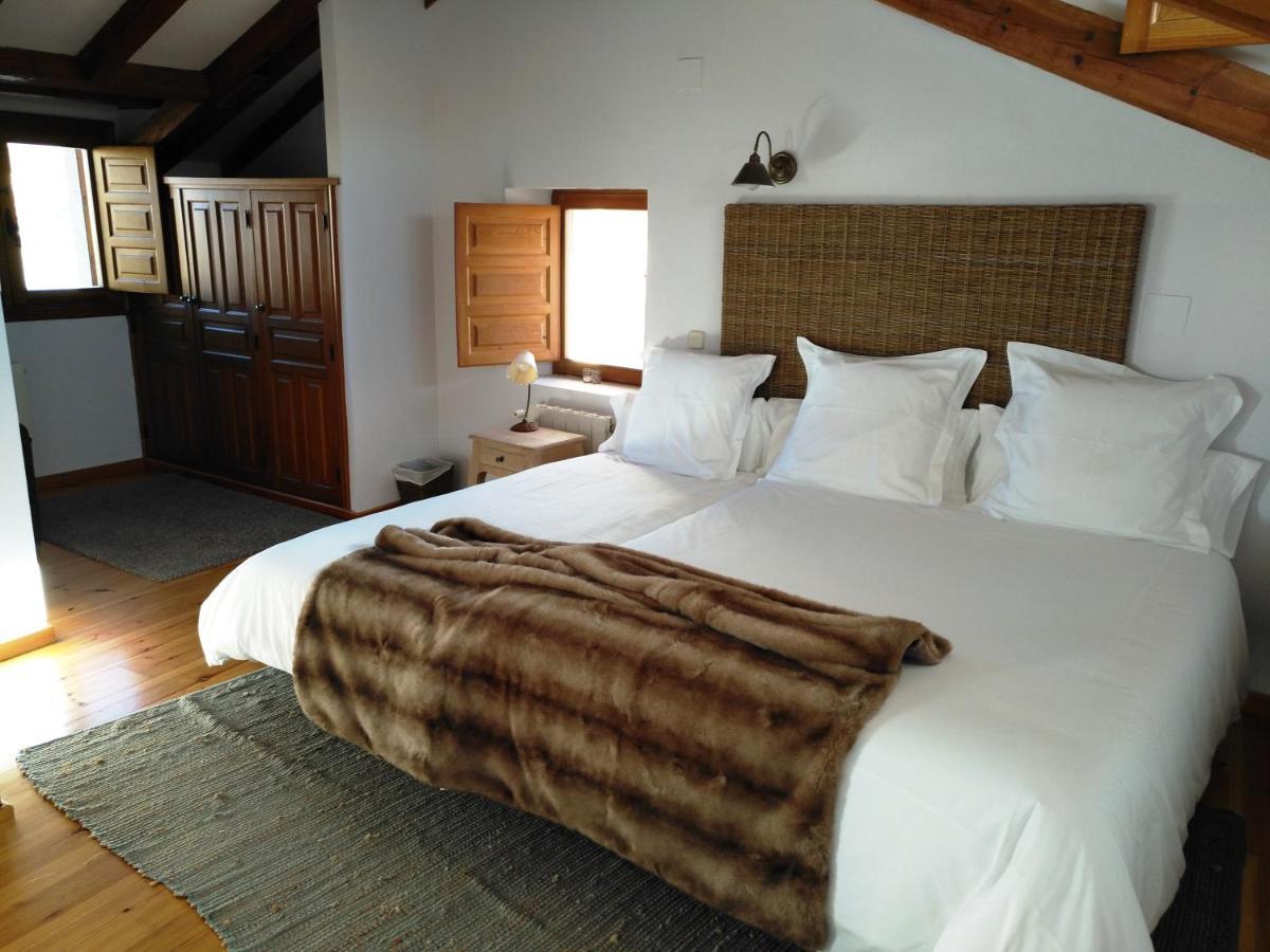 La Casona De Castilnovo - Gay Men Only Guest House Valdesaz Екстериор снимка