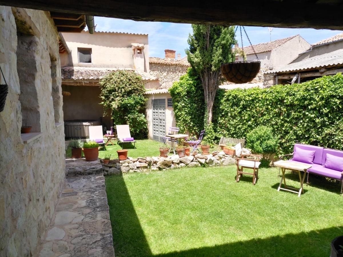 La Casona De Castilnovo - Gay Men Only Guest House Valdesaz Екстериор снимка