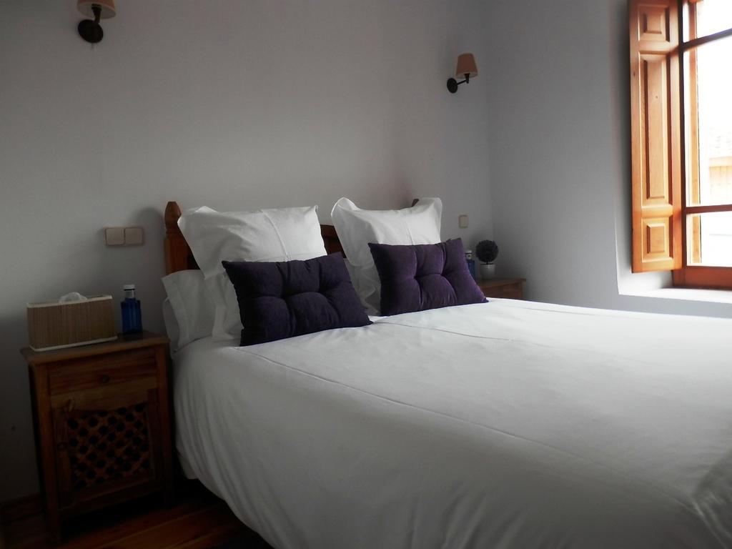 La Casona De Castilnovo - Gay Men Only Guest House Valdesaz Екстериор снимка