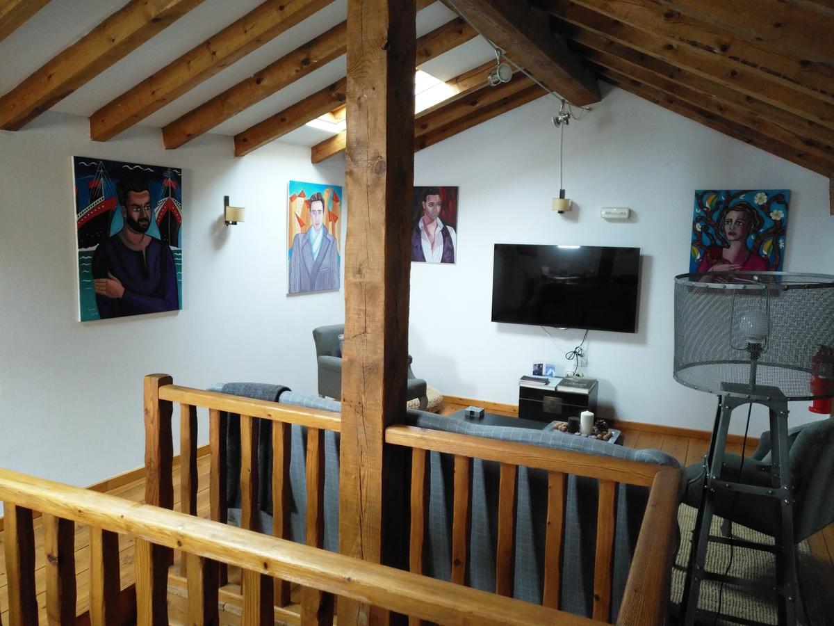 La Casona De Castilnovo - Gay Men Only Guest House Valdesaz Екстериор снимка