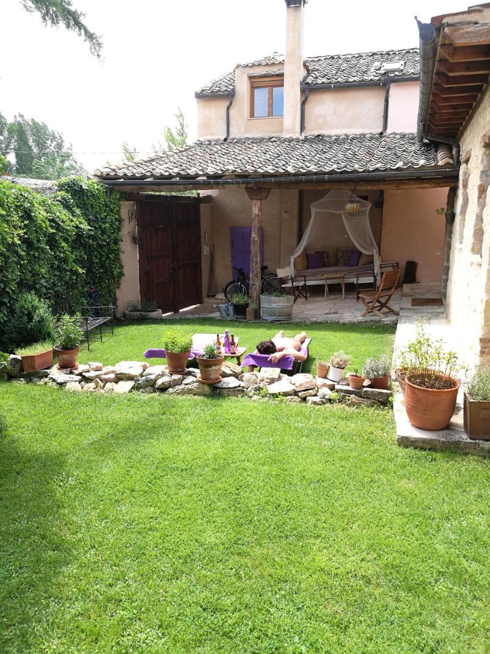La Casona De Castilnovo - Gay Men Only Guest House Valdesaz Екстериор снимка